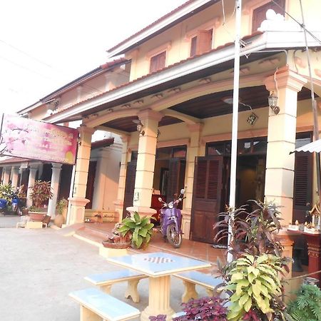 Central Backpacker Hostel Luang Prabang Room photo